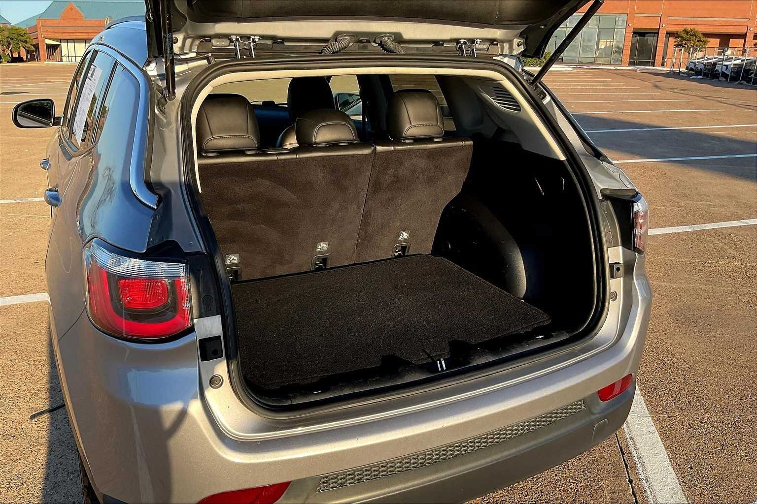 Thumbnail: 2019 Jeep Compass - 18