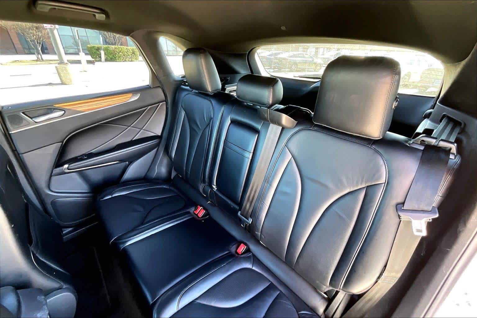 Thumbnail: 2015 Lincoln MKC - 29