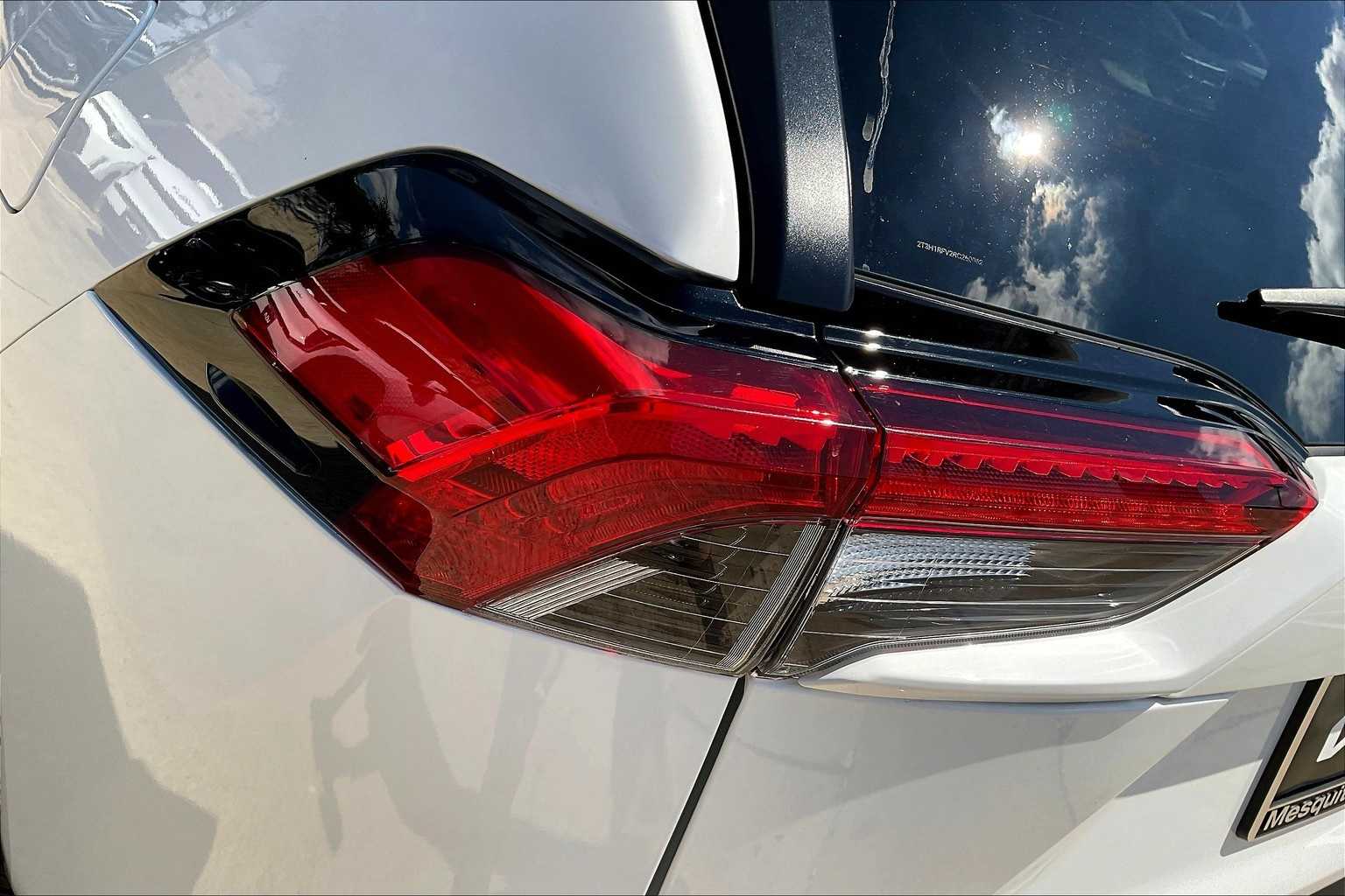 Thumbnail: 2024 Toyota RAV4 - 31