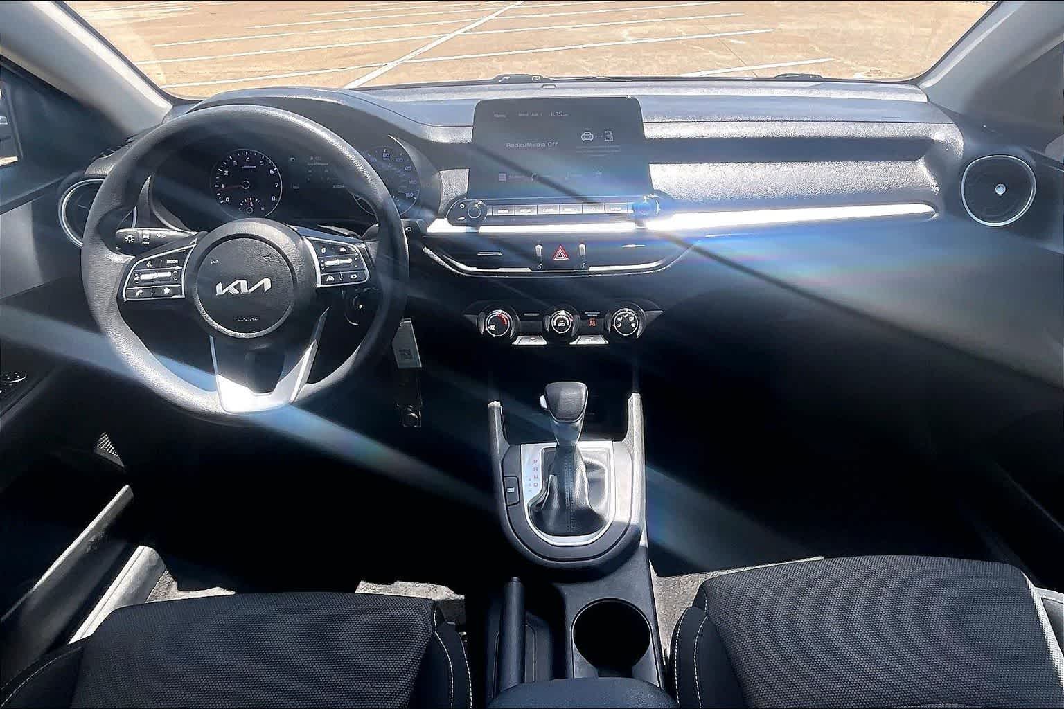 Thumbnail: 2023 Kia Forte - 8