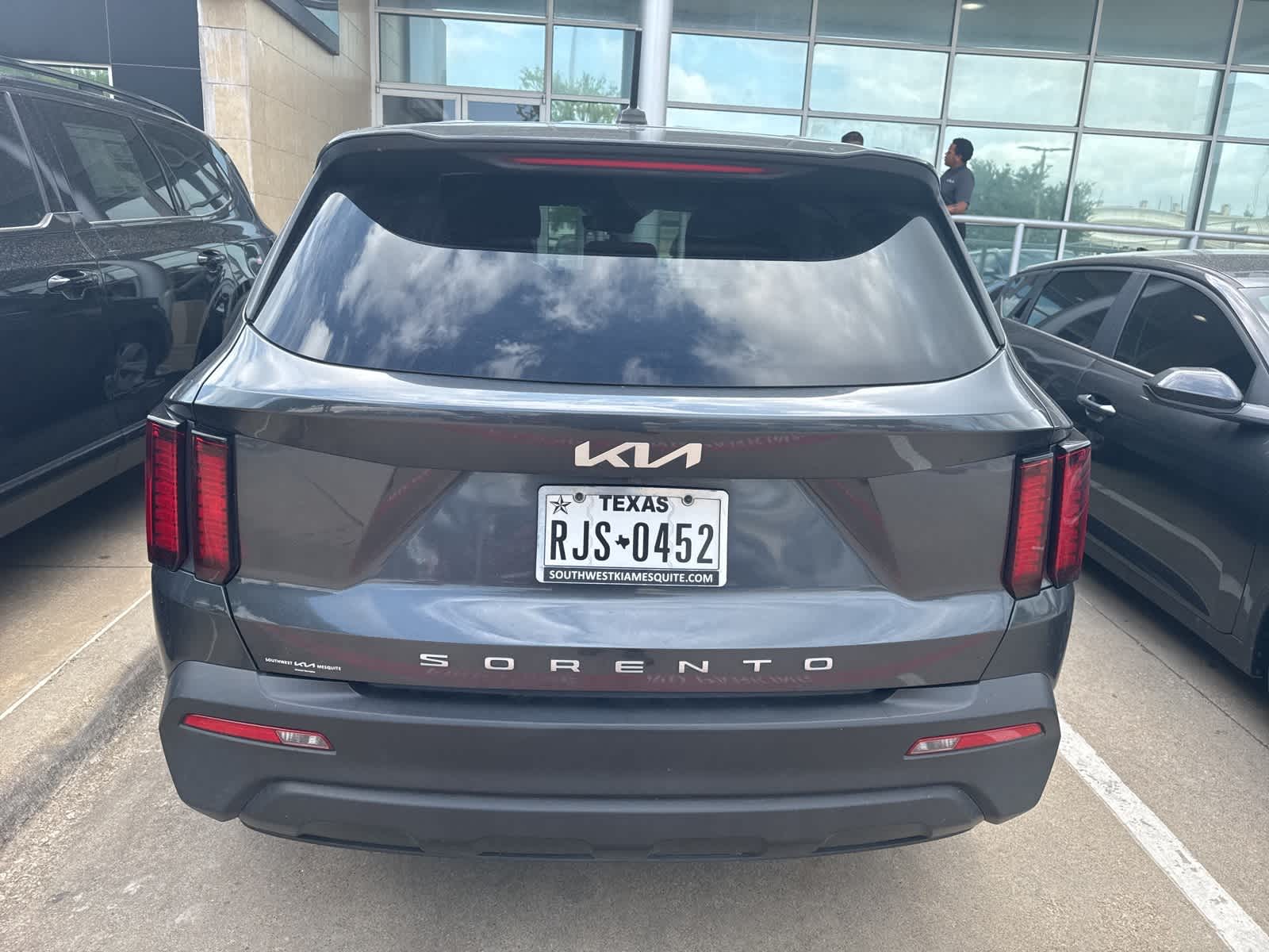 Thumbnail: 2022 Kia Sorento - 4
