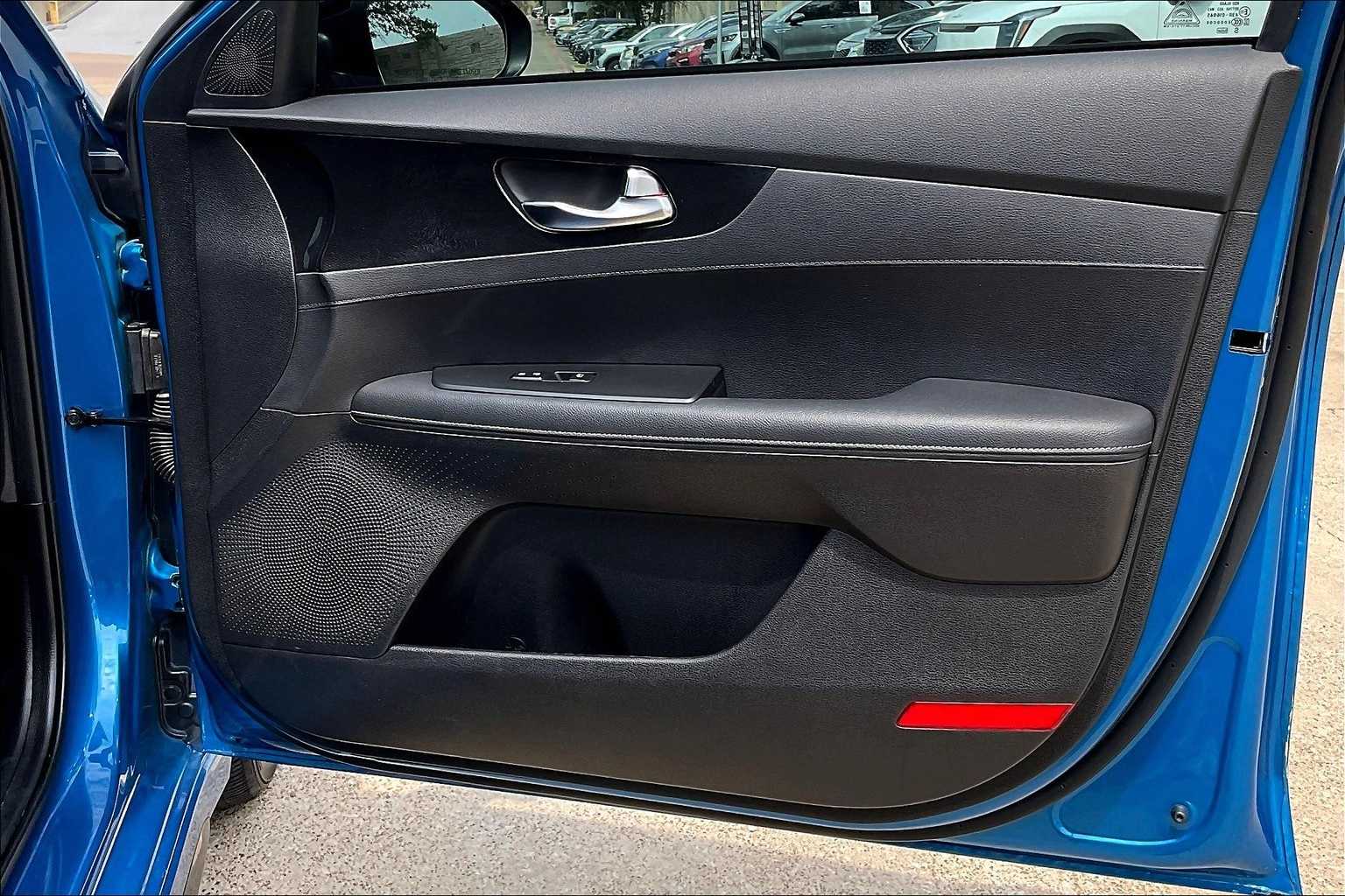 Thumbnail: 2023 Kia Forte - 26