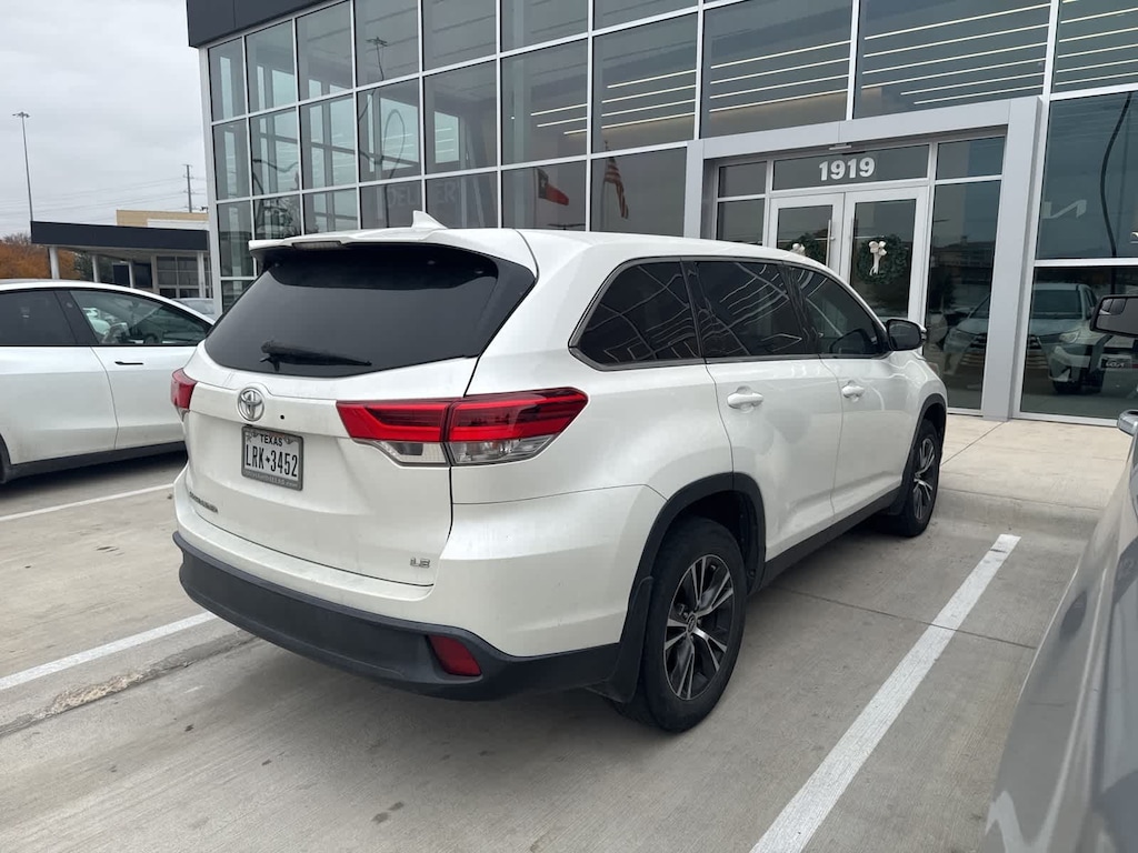 Used 2019 Toyota Highlander LE Plus V6 SUV