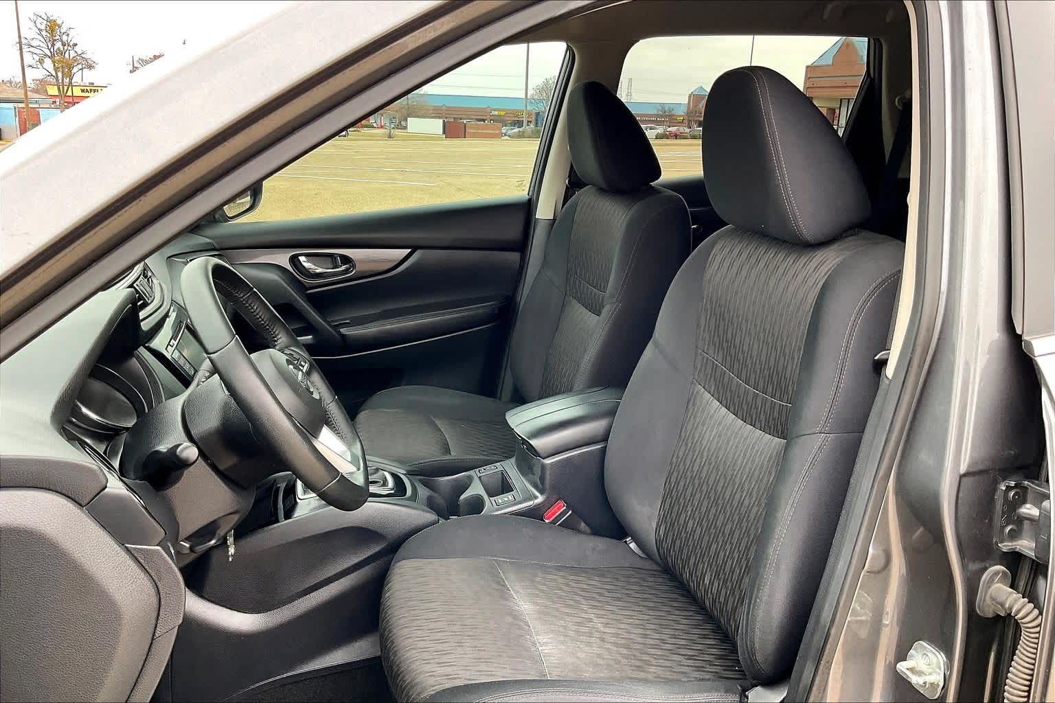 Thumbnail: 2019 Nissan Rogue - 11