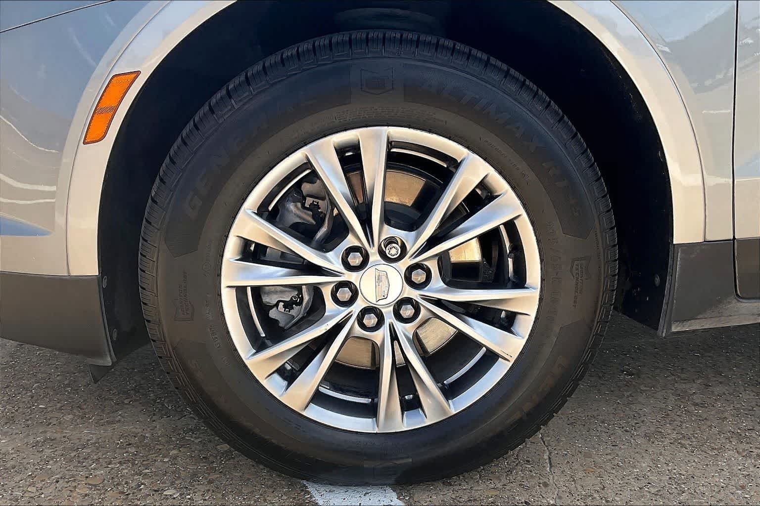 Thumbnail: 2023 Cadillac XT5 - 8
