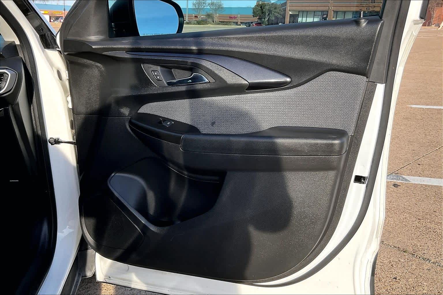 Thumbnail: 2023 Chevrolet TrailBlazer - 27