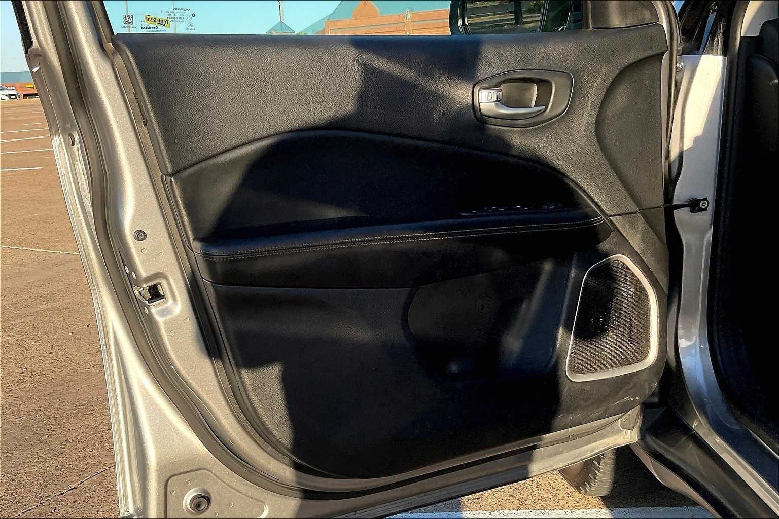 Thumbnail: 2019 Jeep Compass - 27
