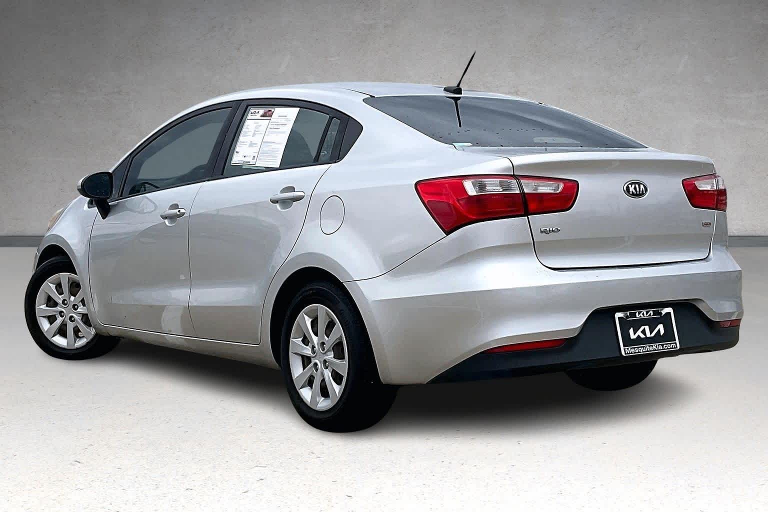 Thumbnail: 2017 Kia Rio - 4