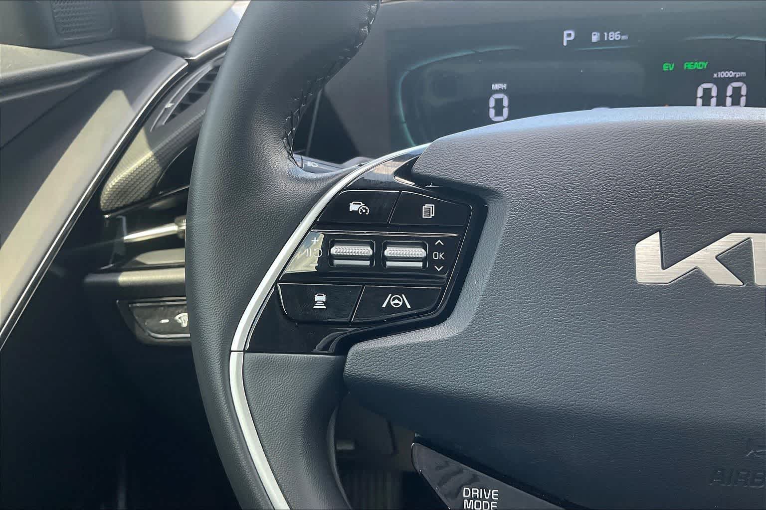 Thumbnail: 2024 Kia Niro - 24