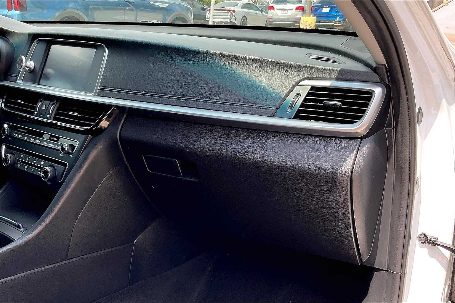 Thumbnail: 2020 Kia Optima - 23