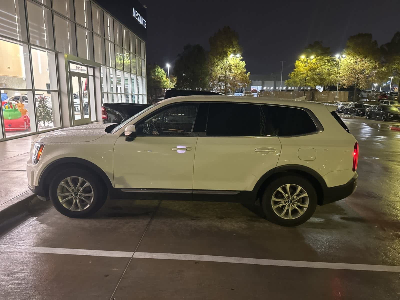 2021 Kia Telluride LX photo 4