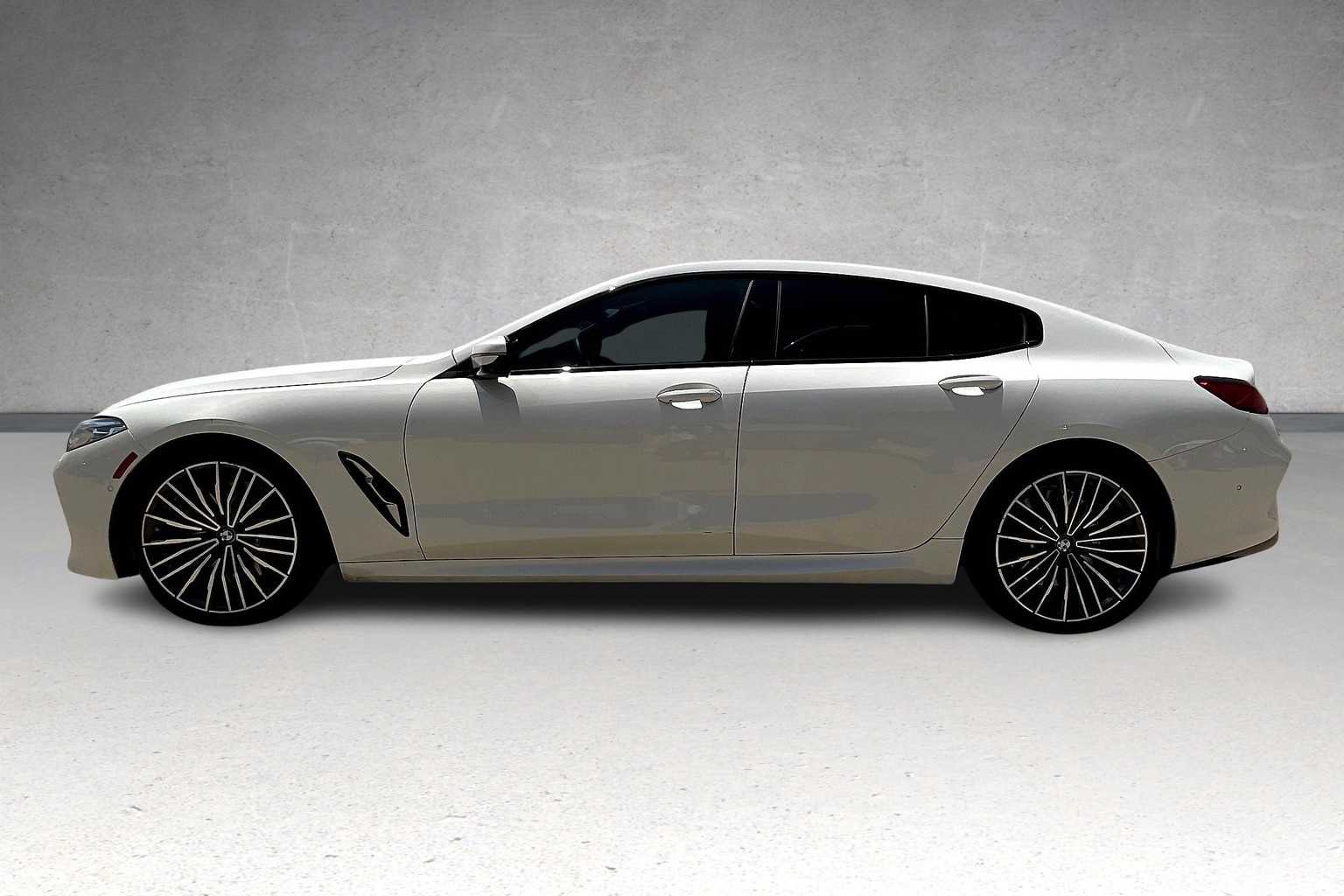Thumbnail: 2022 BMW 8 Series - 3