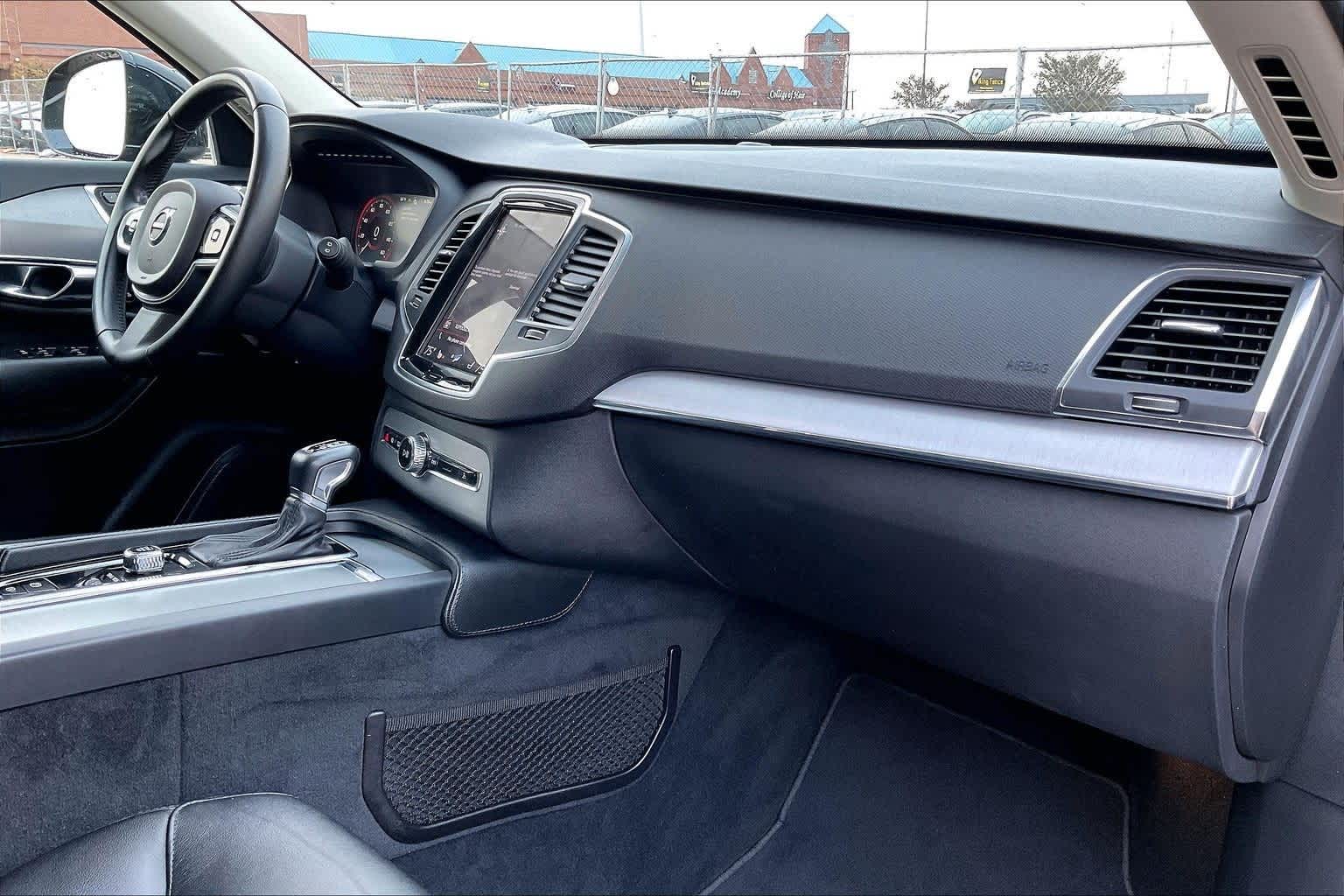 Thumbnail: 2021 Volvo XC90 - 23