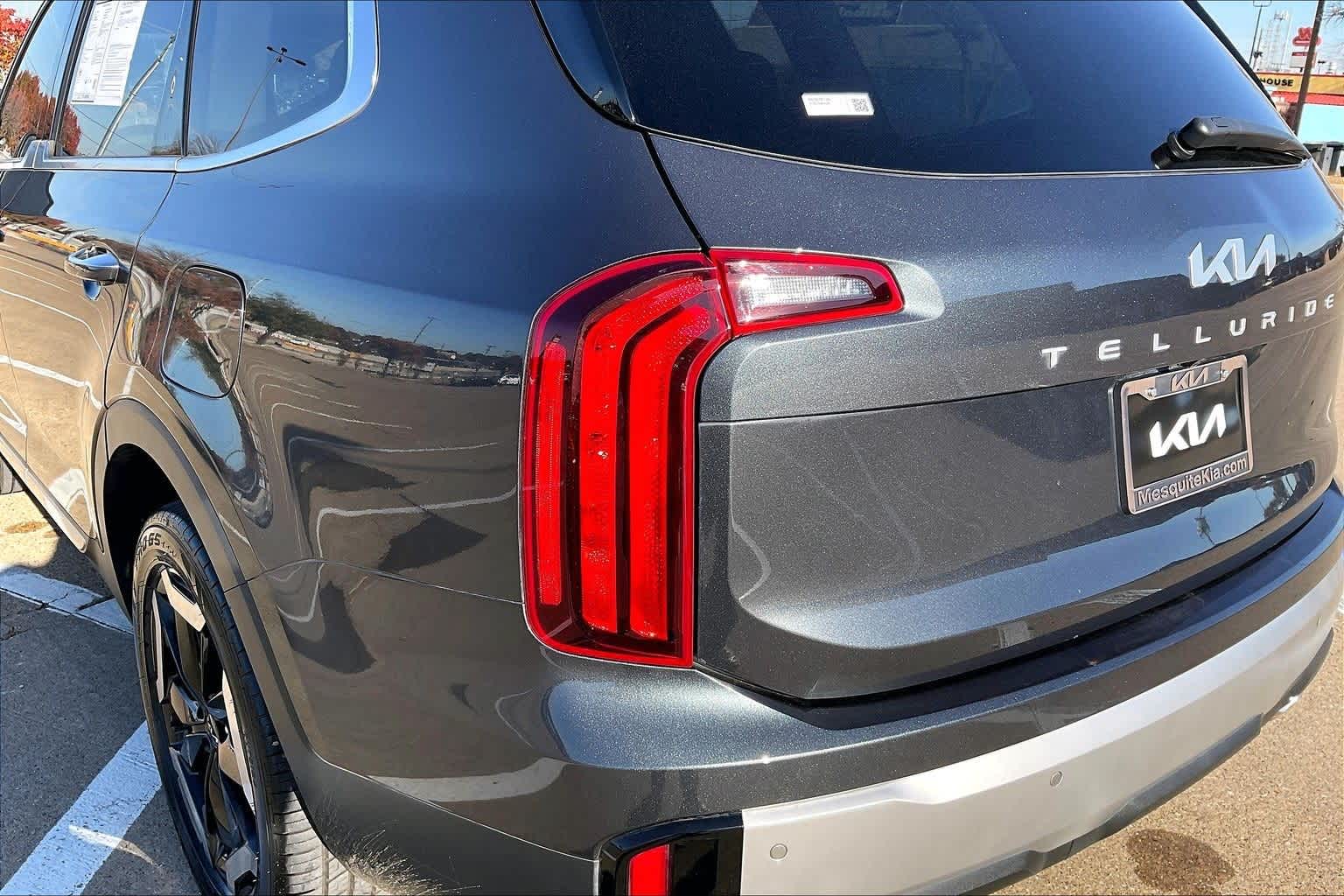 Thumbnail: 2023 Kia Telluride - 32