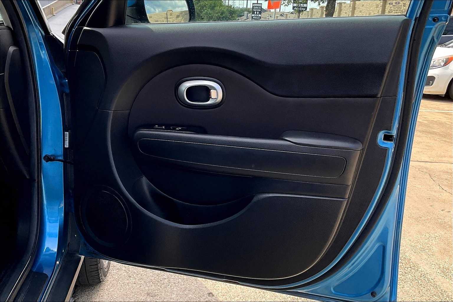 Thumbnail: 2017 Kia Soul - 27