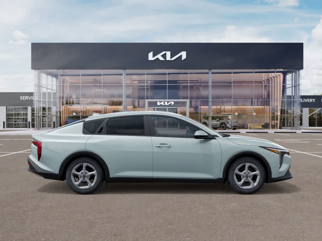2025 Kia K4 LXS 7