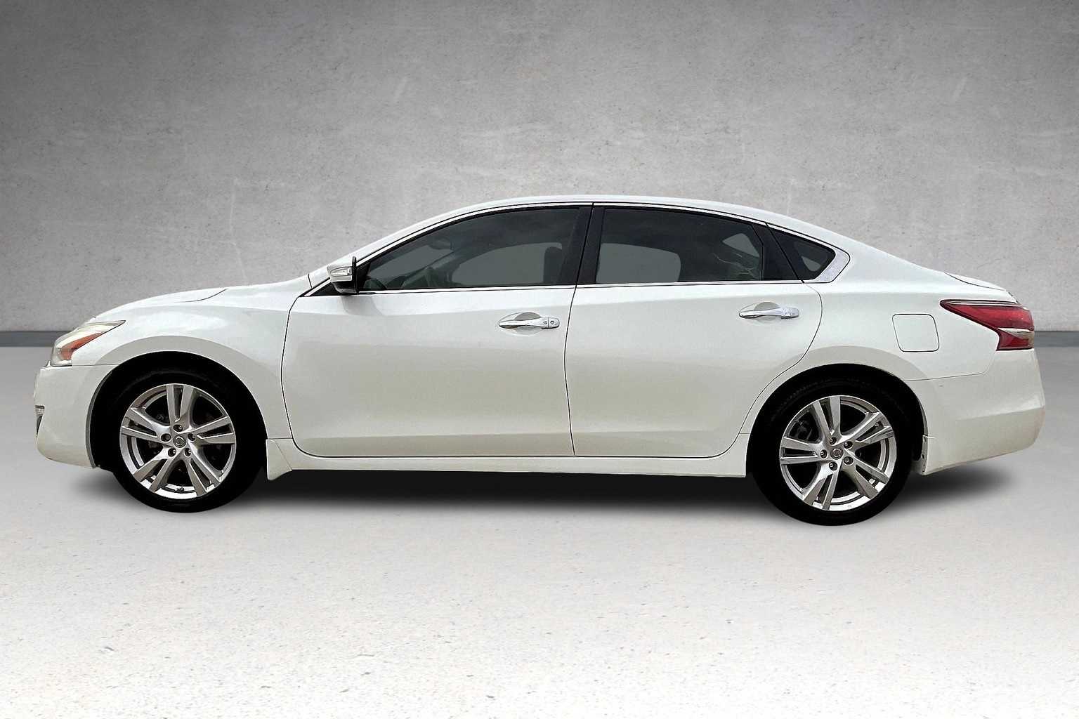 2013 Nissan Altima 3.5 SL photo 2