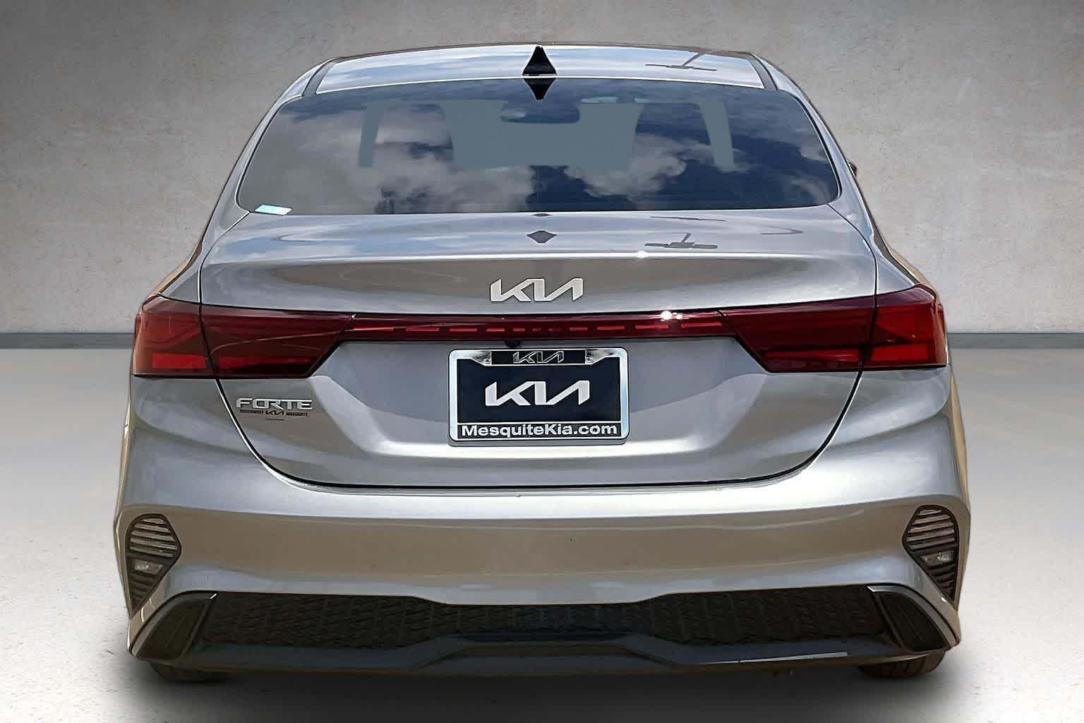 Thumbnail: 2023 Kia Forte - 5