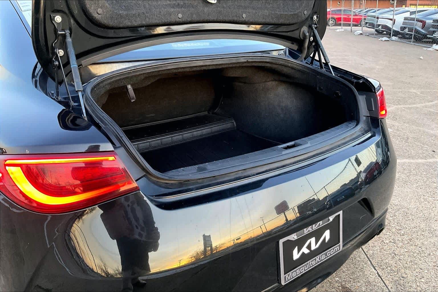 Thumbnail: 2017 INFINITI Q60 - 17