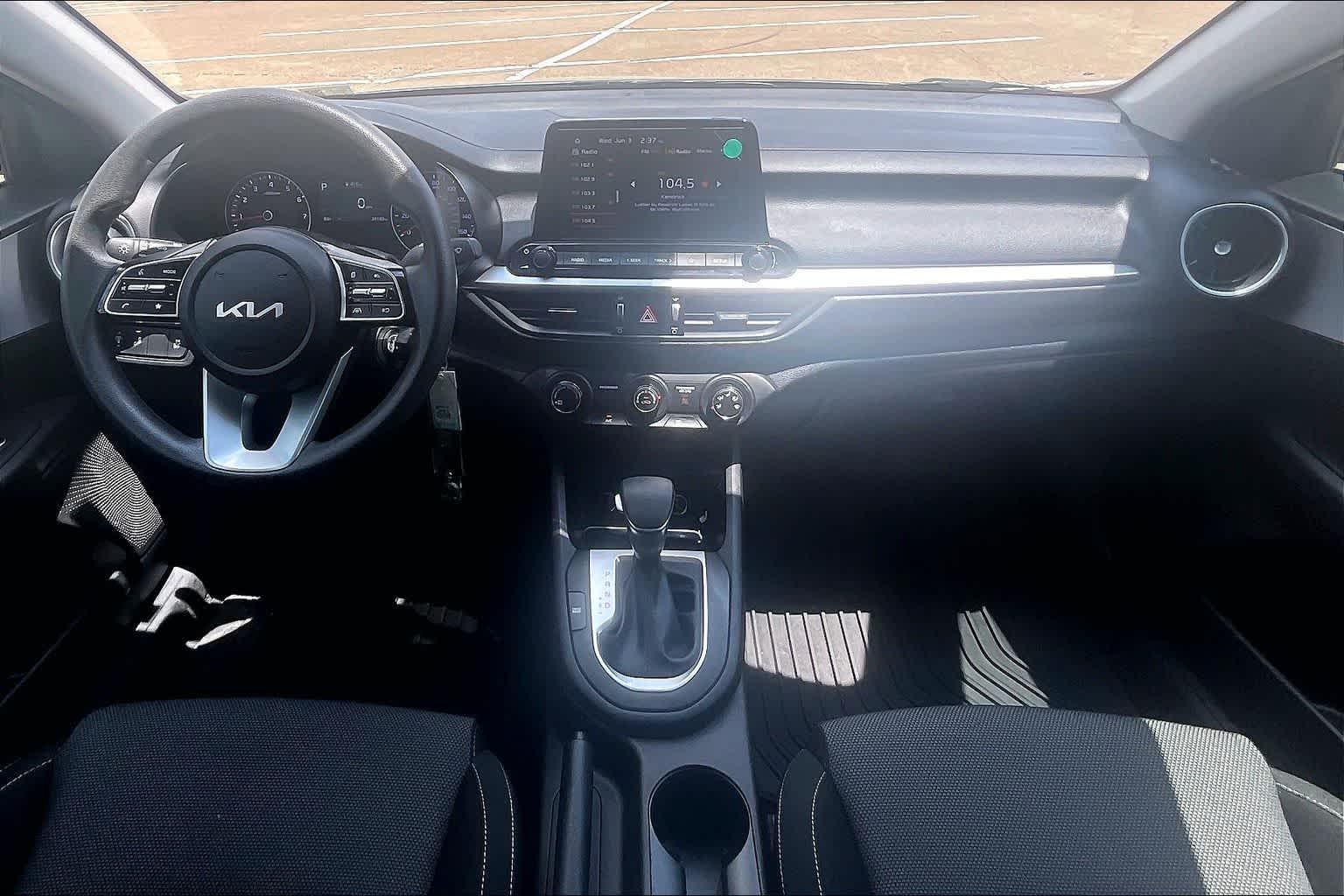Thumbnail: 2023 Kia Forte - 8