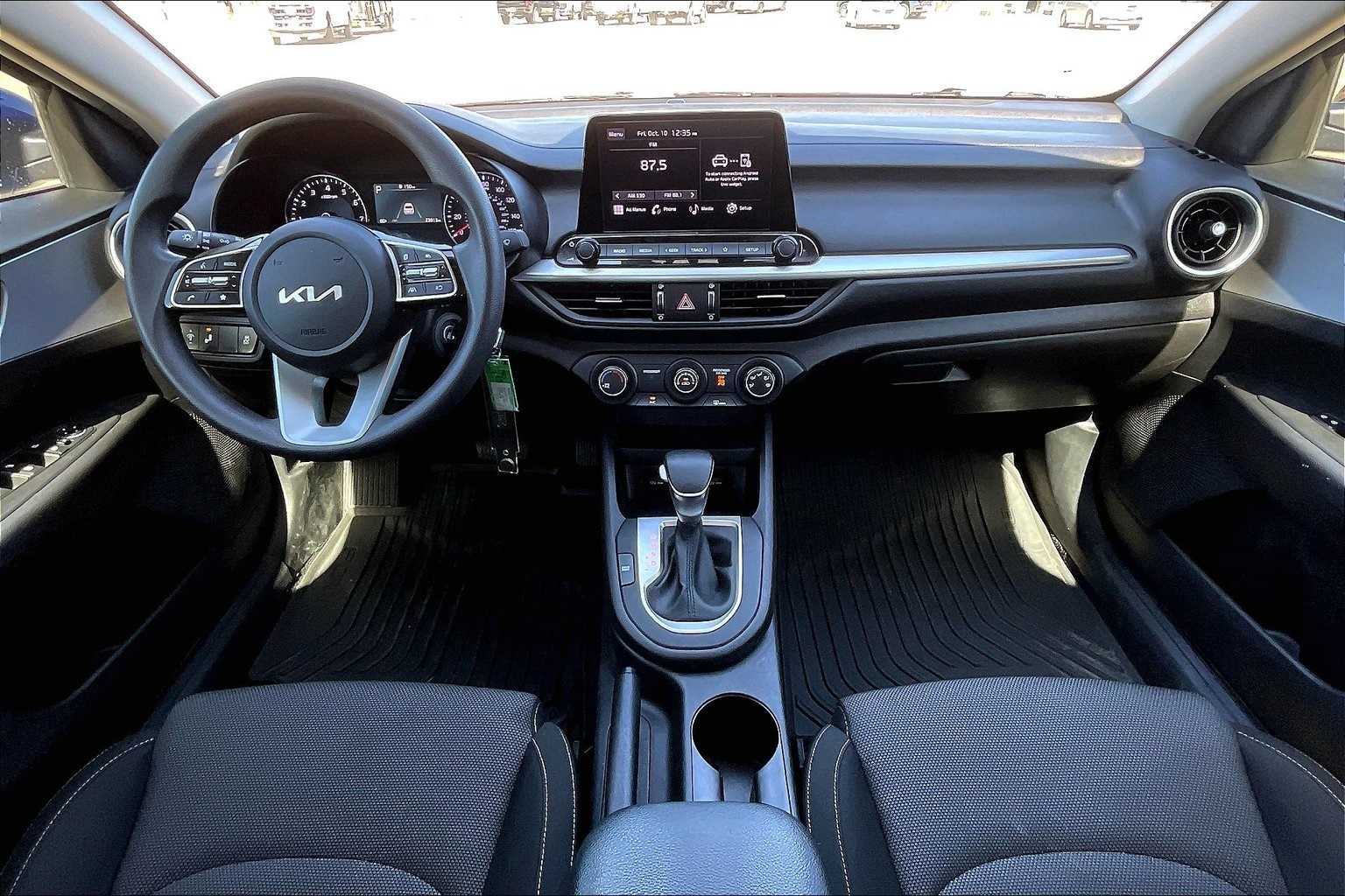 Thumbnail: 2023 Kia Forte - 9