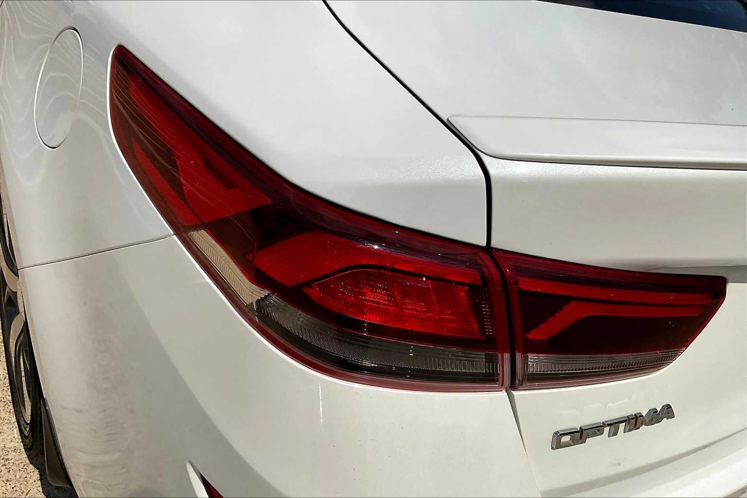 Thumbnail: 2020 Kia Optima - 31