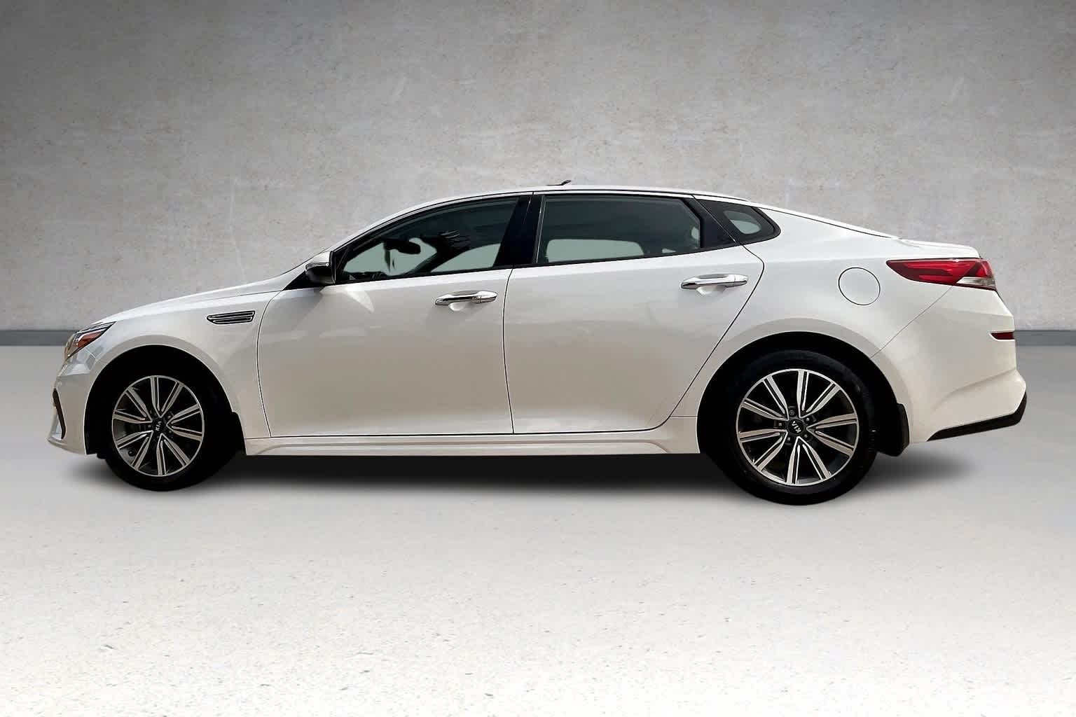 Thumbnail: 2020 Kia Optima - 3