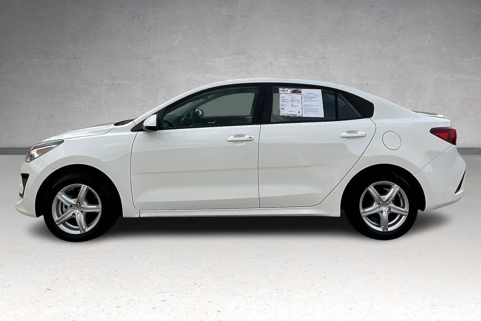 Thumbnail: 2022 Kia Rio - 3