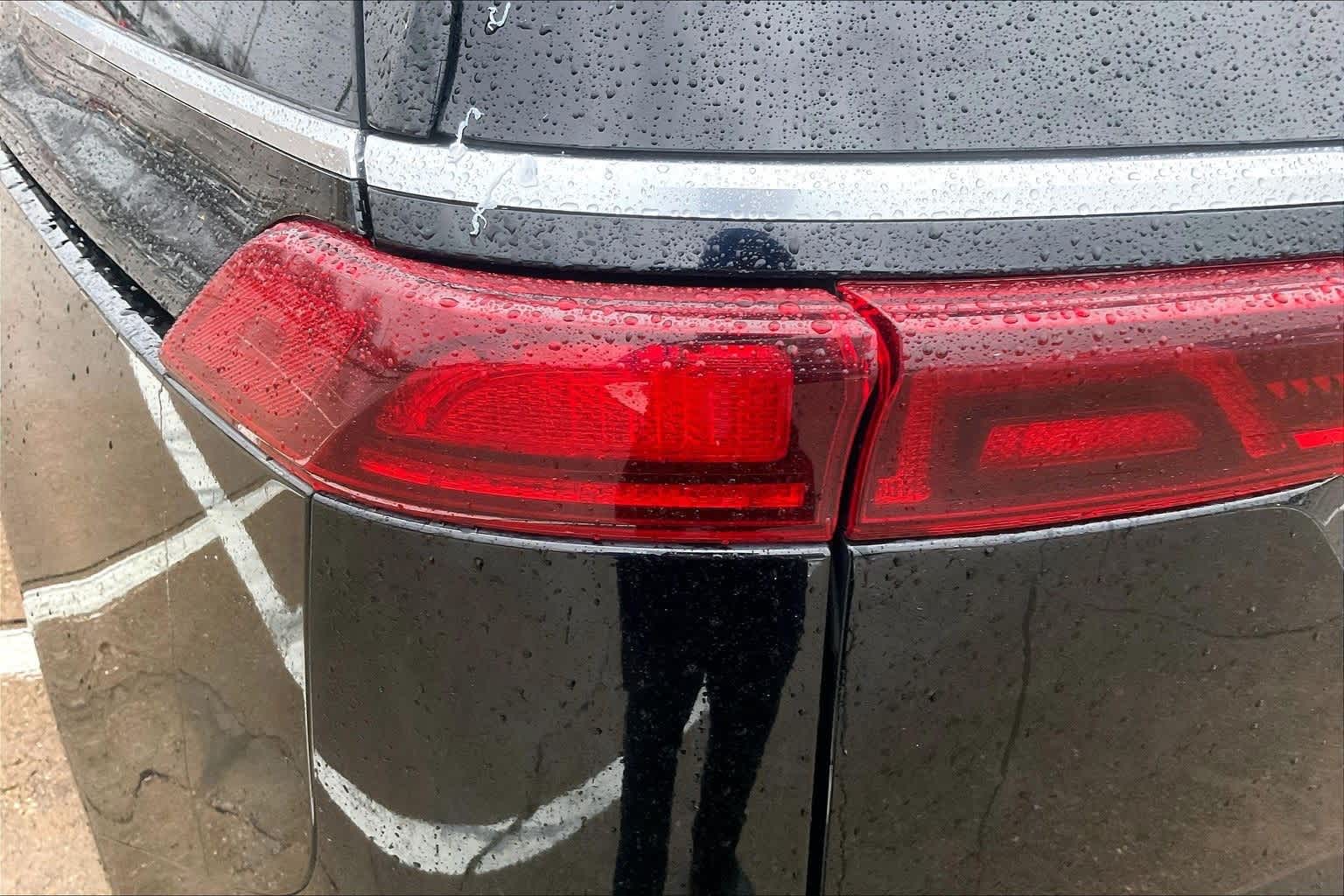 Thumbnail: 2022 Kia Carnival - 30