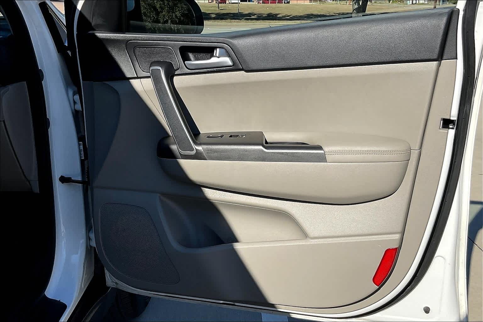 Thumbnail: 2022 Kia Sportage - 28