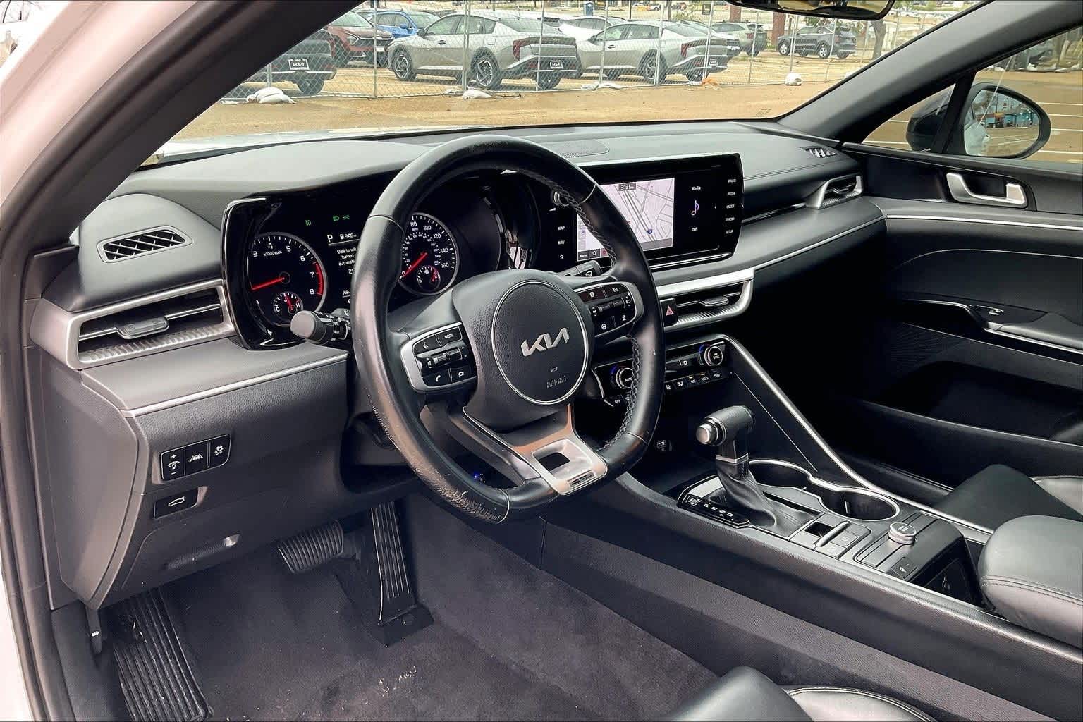 2023 Kia K5 GT-Line photo 2