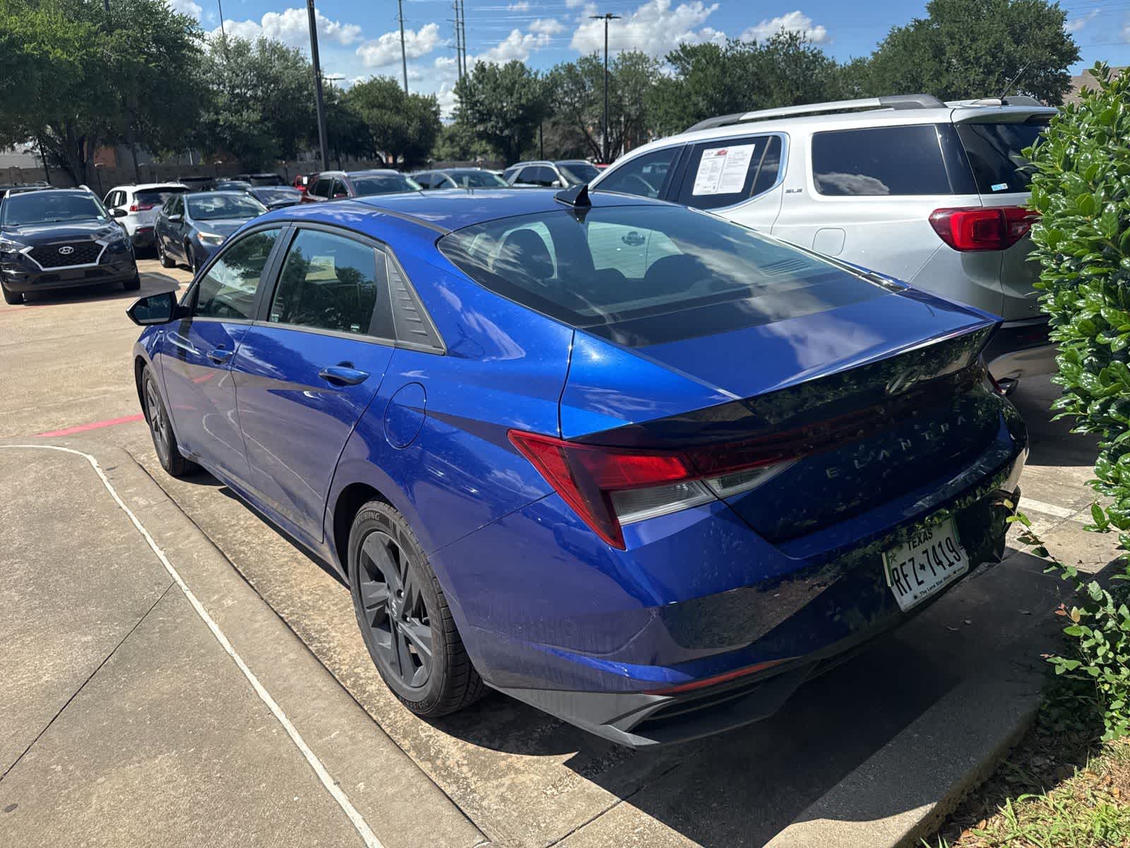 Thumbnail: 2022 Hyundai Elantra - 3