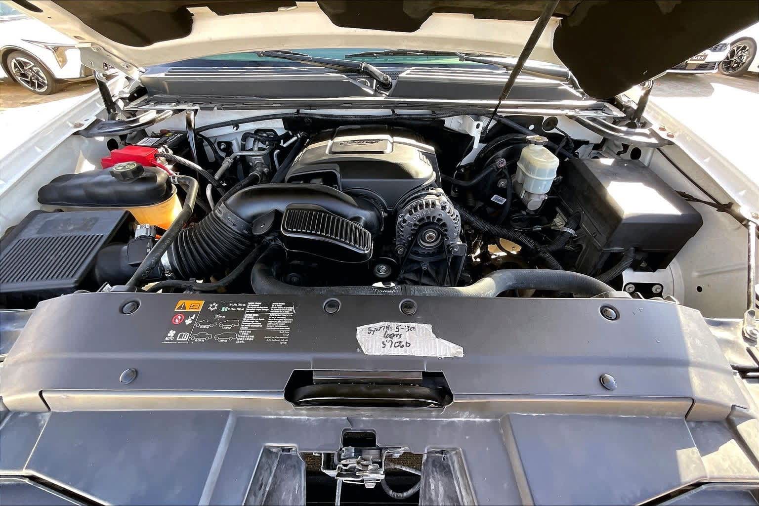 Thumbnail: 2013 Chevrolet Suburban - 9