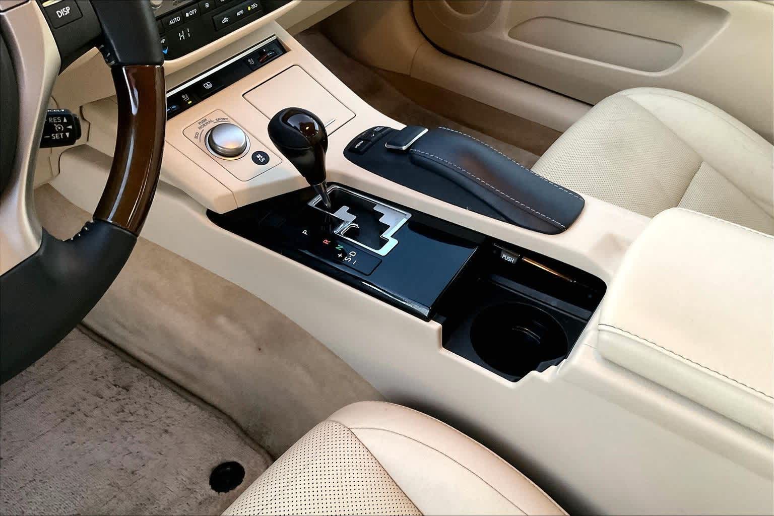 Thumbnail: 2013 Lexus ES - 16