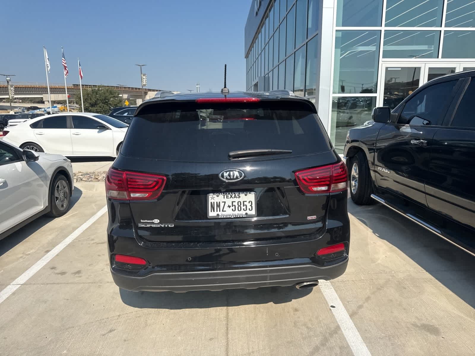 Thumbnail: 2020 Kia Sorento - 3