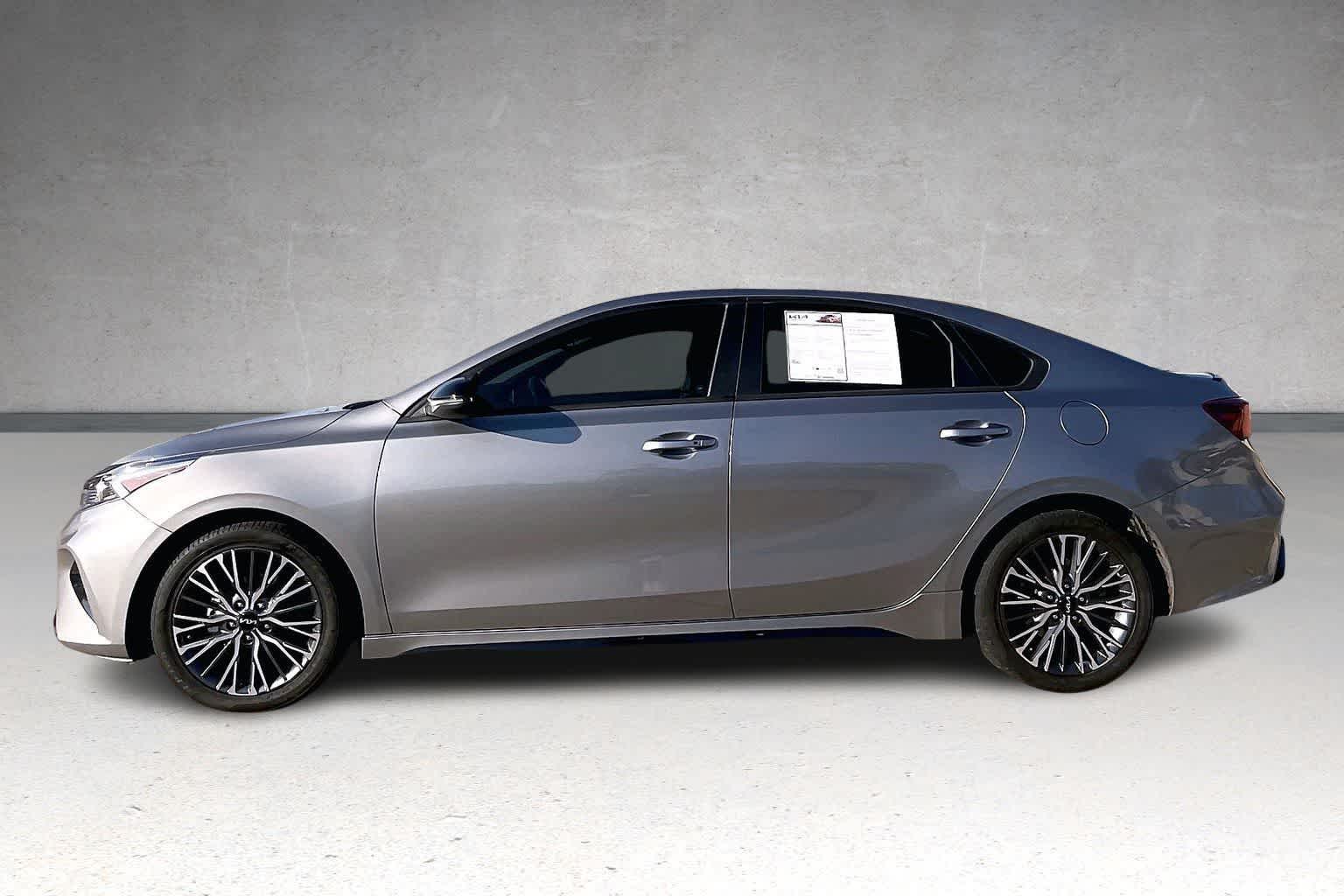 Thumbnail: 2024 Kia Forte - 3