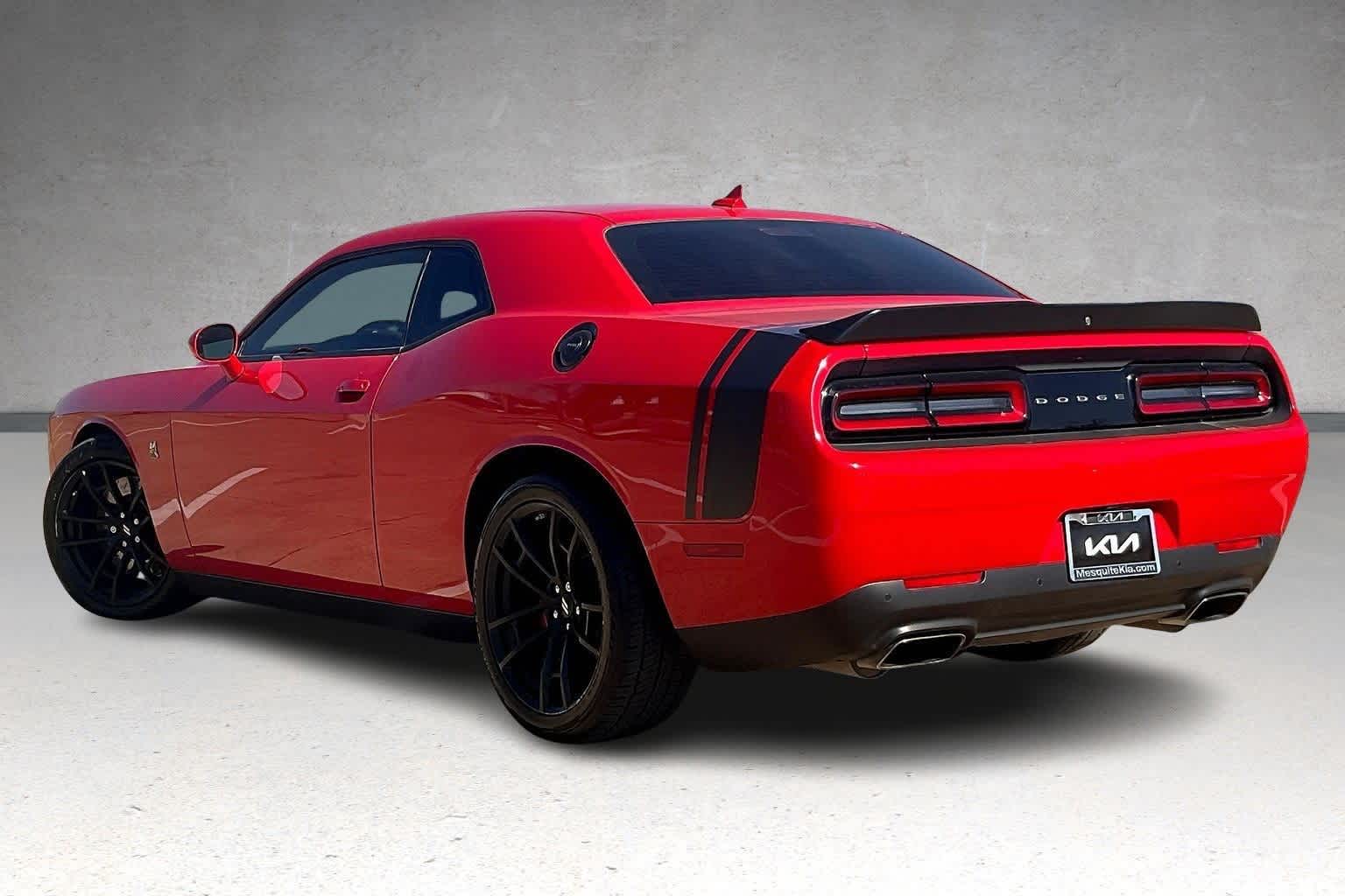 Thumbnail: 2019 Dodge Challenger - 4