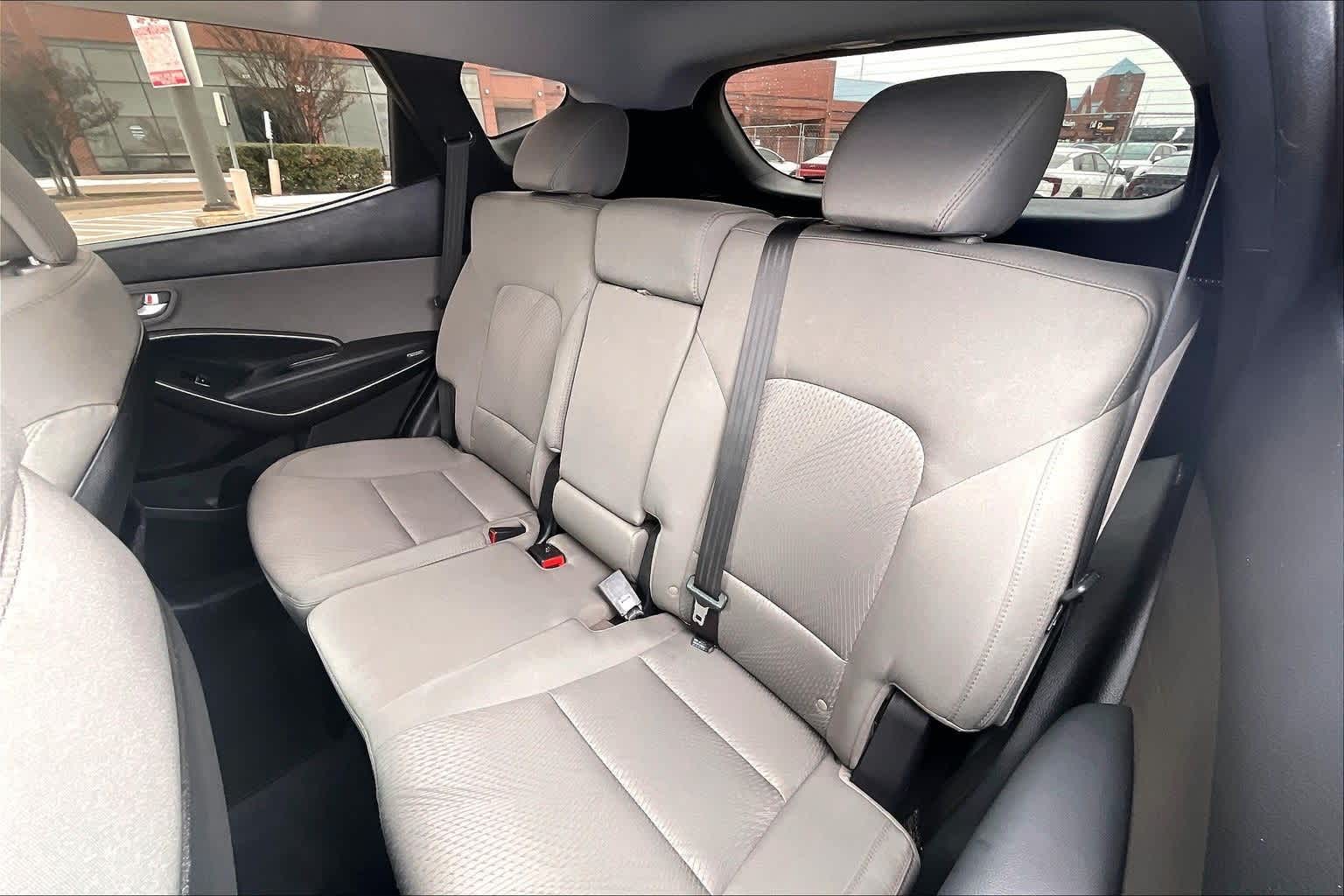 Thumbnail: 2017 Hyundai Santa Fe - 29