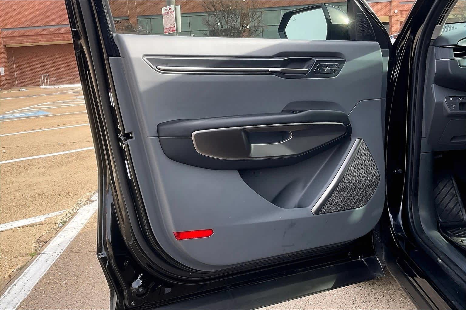 Thumbnail: 2026 Kia EV9 - 26