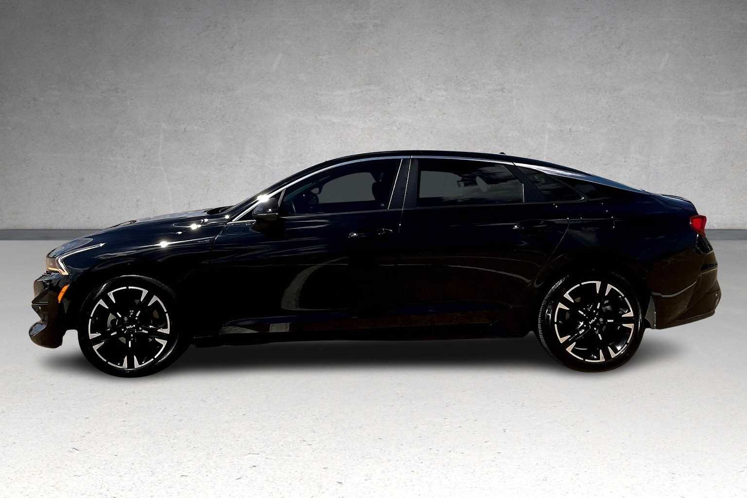 Thumbnail: 2023 Kia K5 - 3