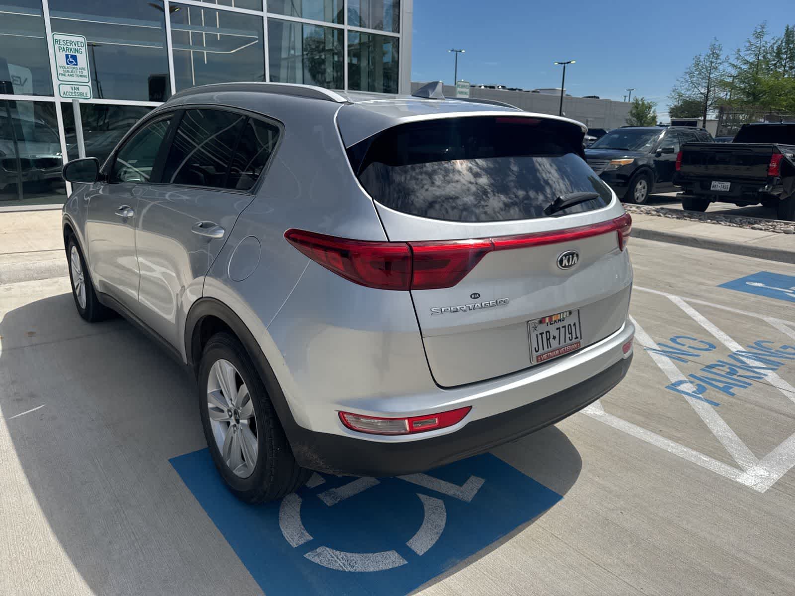 Thumbnail: 2017 Kia Sportage - 4