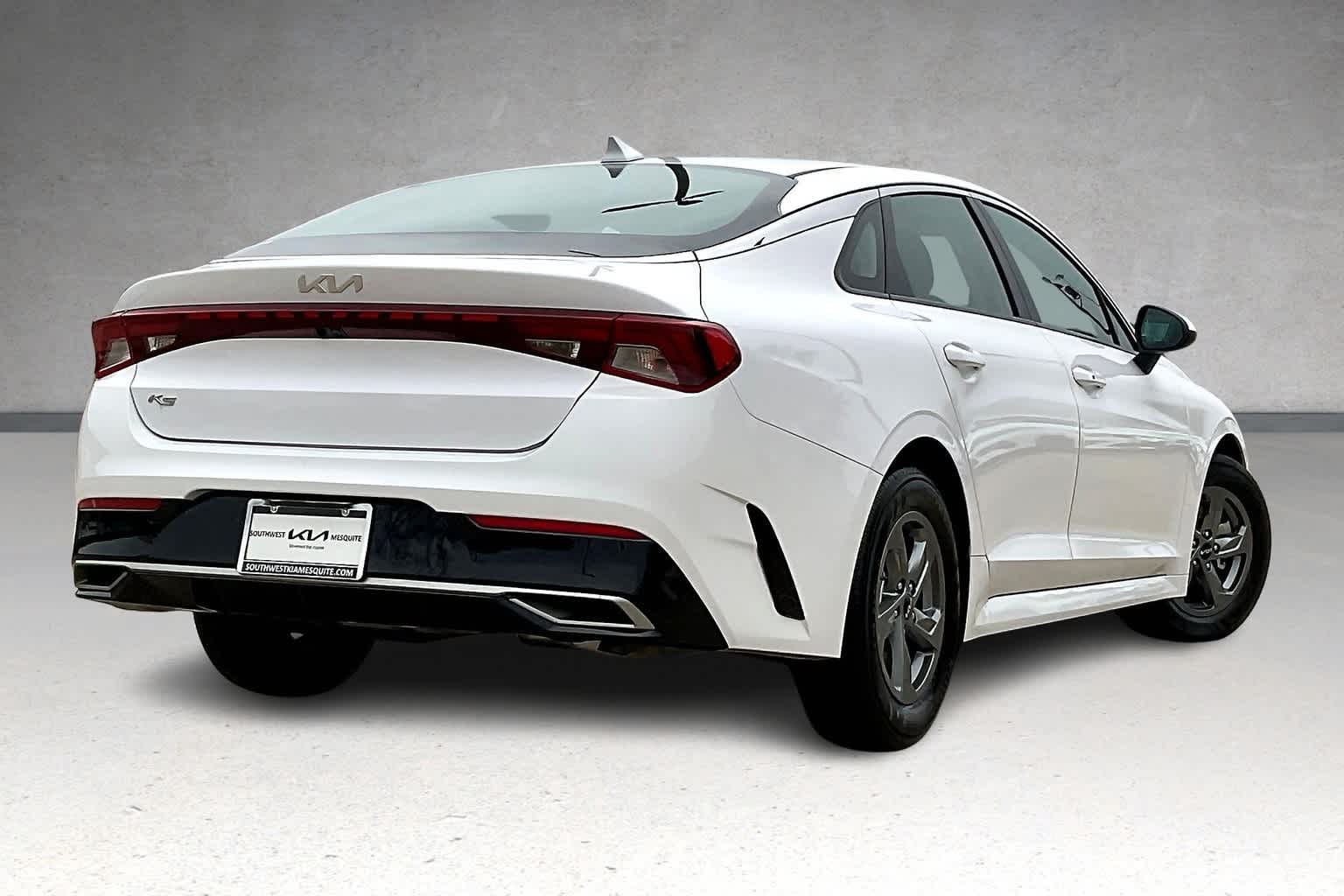 Thumbnail: 2022 Kia K5 - 21