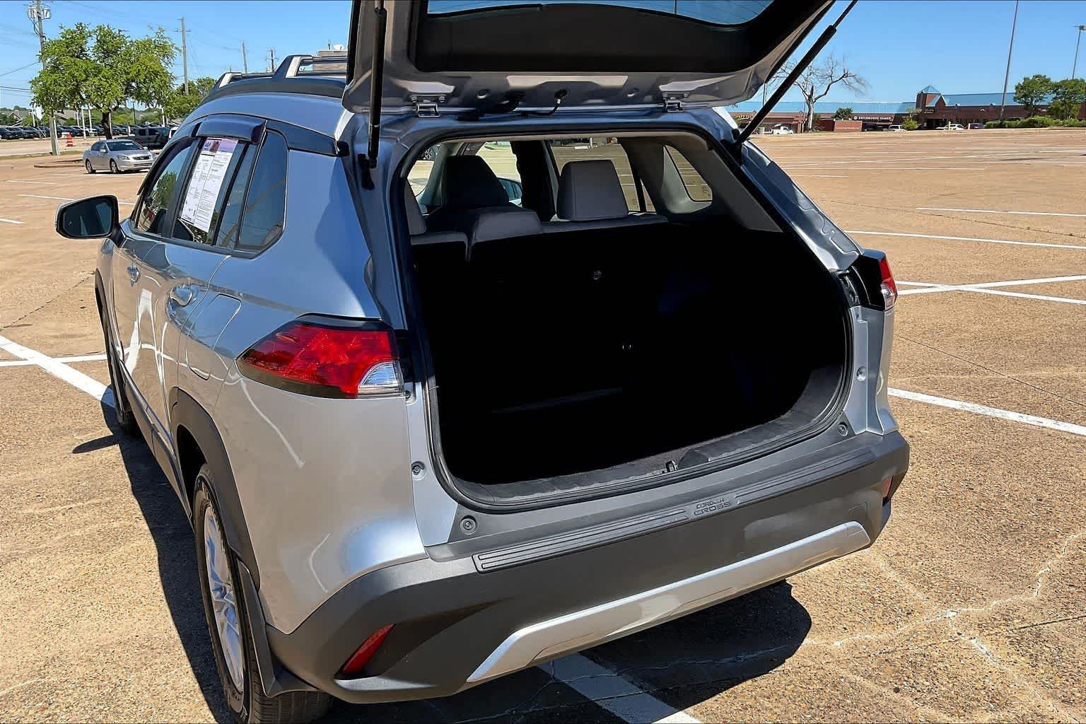 Thumbnail: 2022 Toyota Corolla Cross - 17