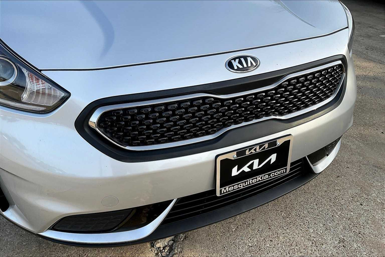 Thumbnail: 2018 Kia Niro - 32