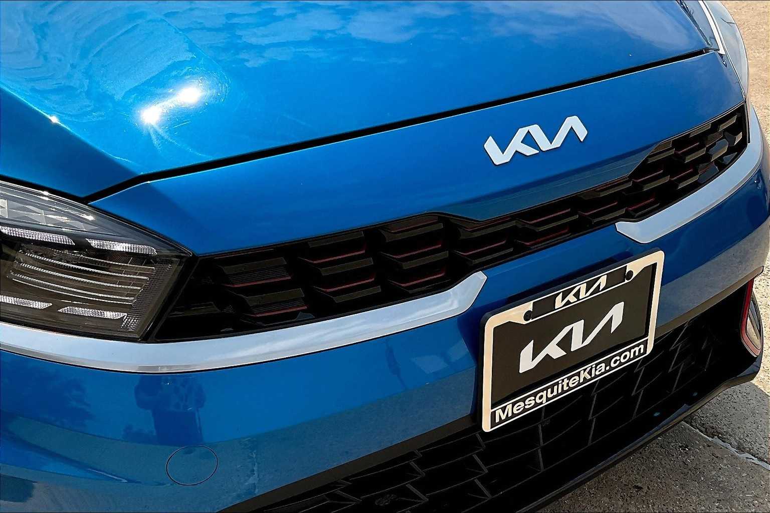 Thumbnail: 2023 Kia Forte - 30