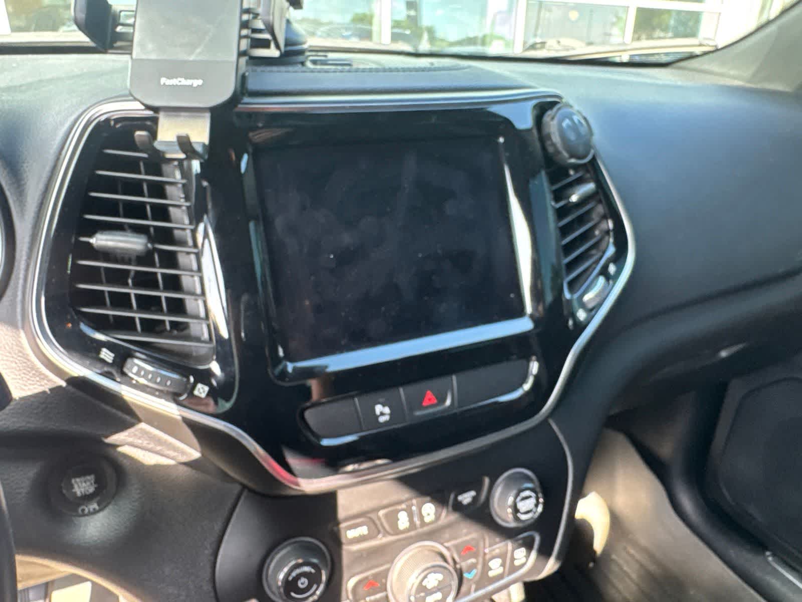 Thumbnail: 2019 Jeep Cherokee - 6
