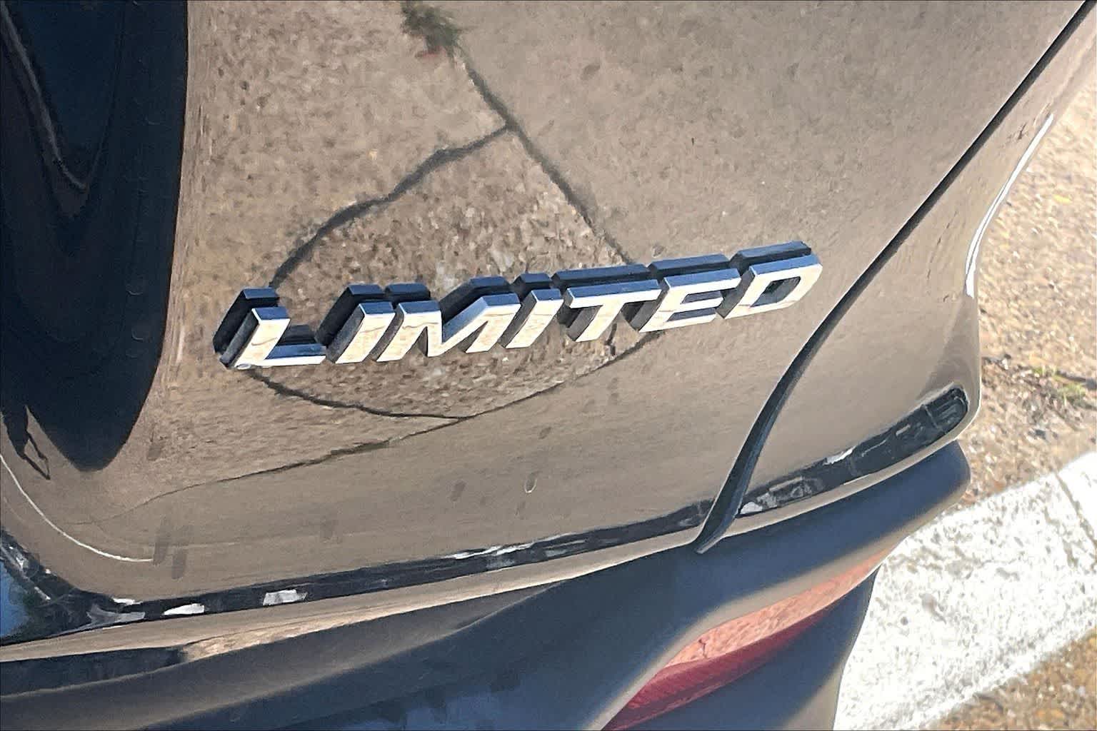 Thumbnail: 2019 Jeep Cherokee - 6
