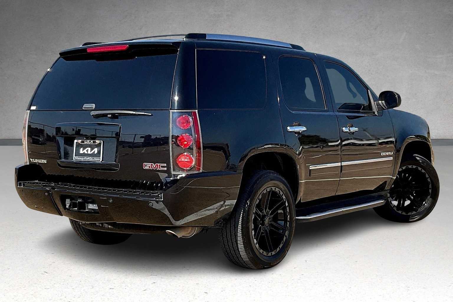 Thumbnail: 2014 GMC Yukon - 22