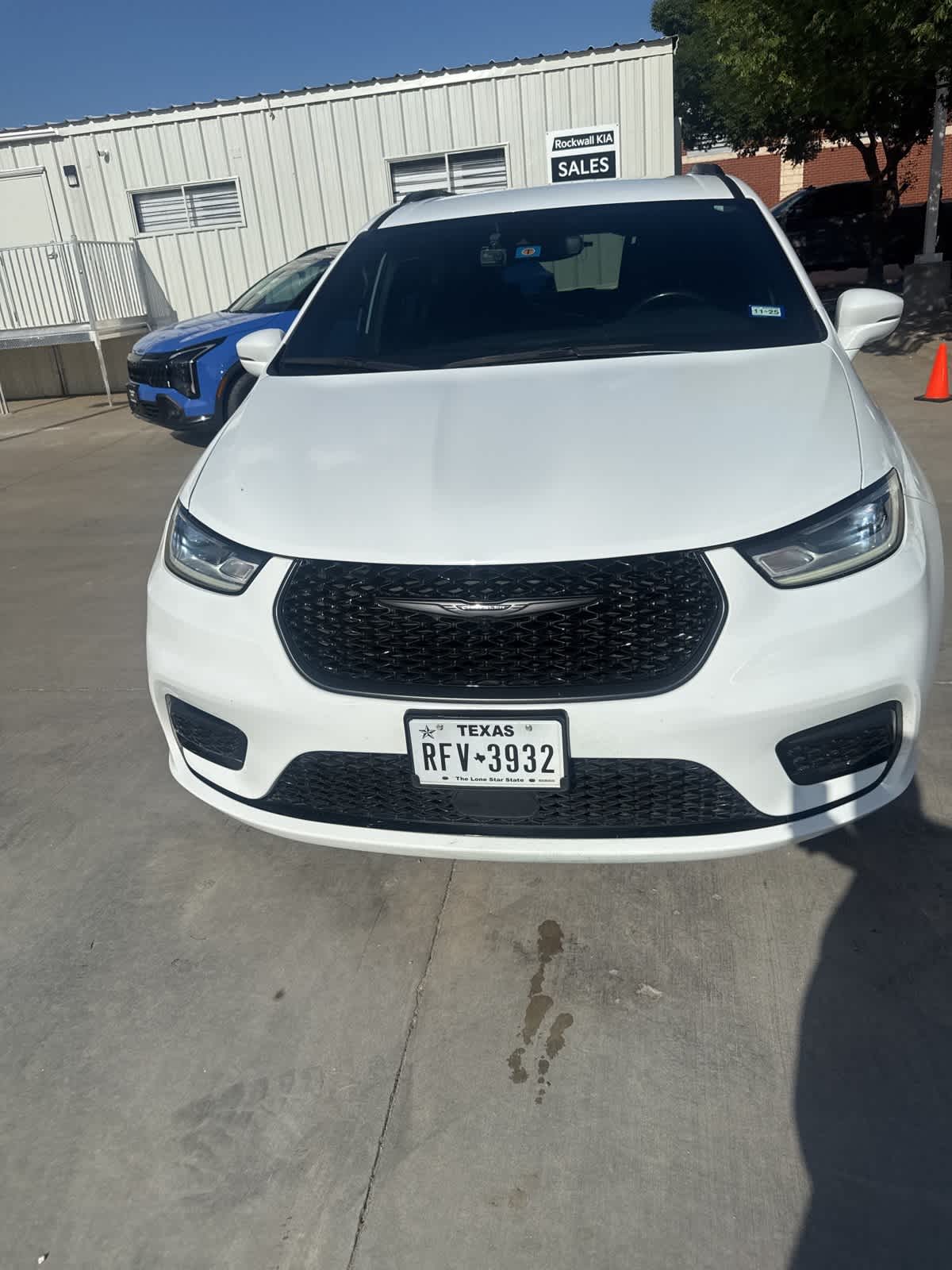 Thumbnail: 2021 Chrysler Pacifica - 4