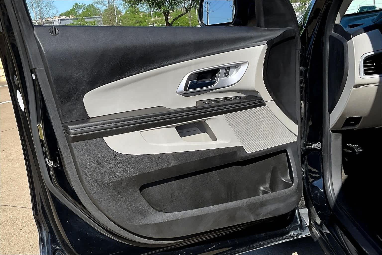 Thumbnail: 2015 Chevrolet Equinox - 27